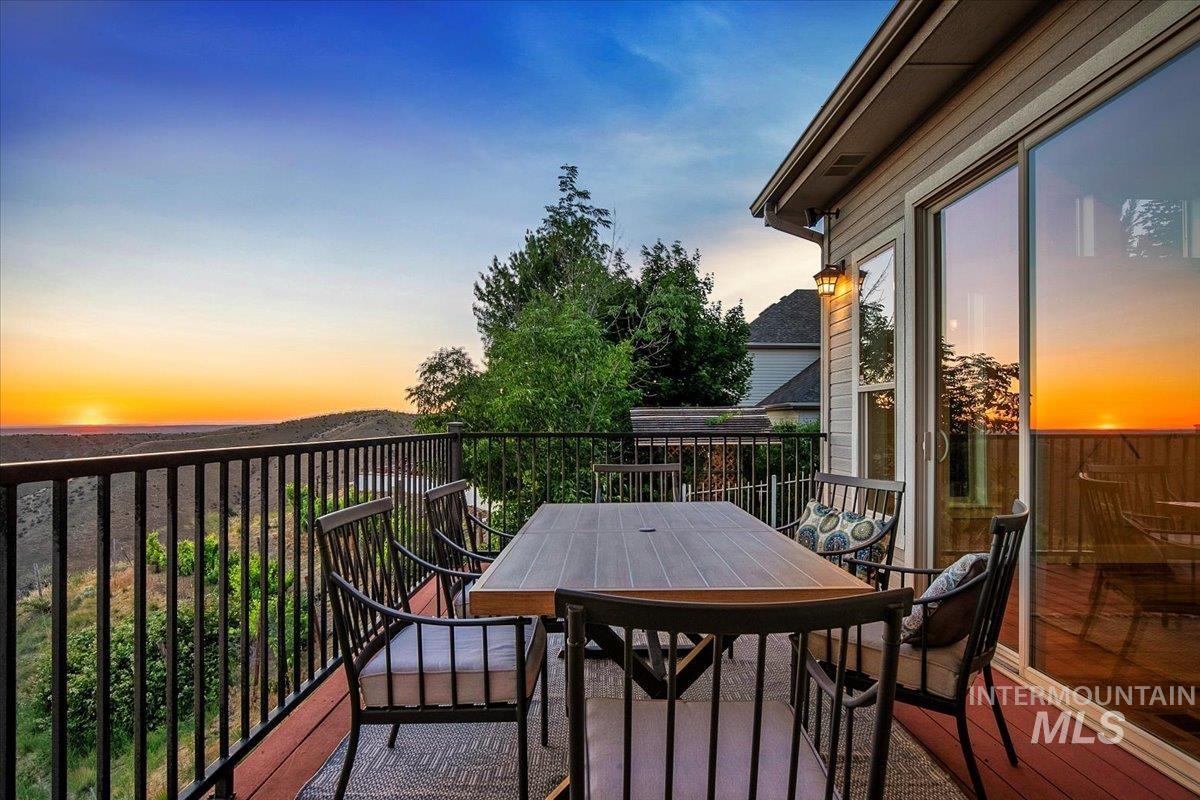 5466 N Quail Summit Place Property Photo 3