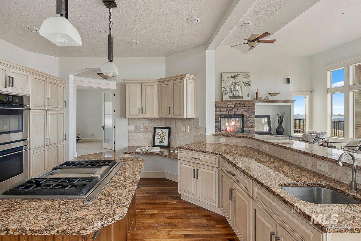 5466 N Quail Summit Place Property Photo 17