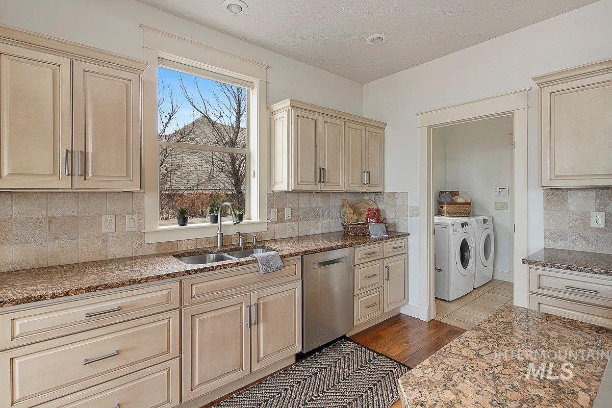 5466 N Quail Summit Place Property Photo 18