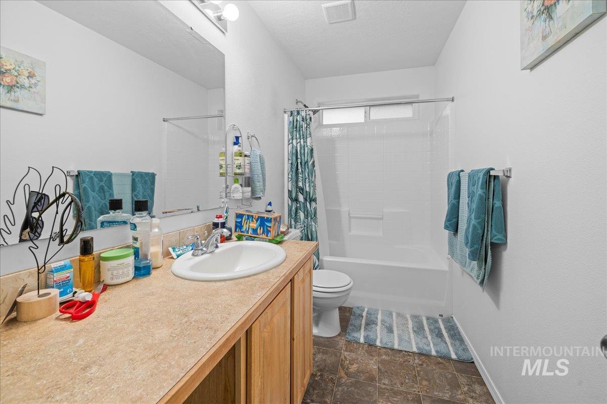 4456 N Weston Ave Property Photo 4