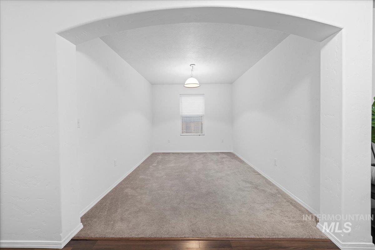 4456 N Weston Ave Property Photo 9