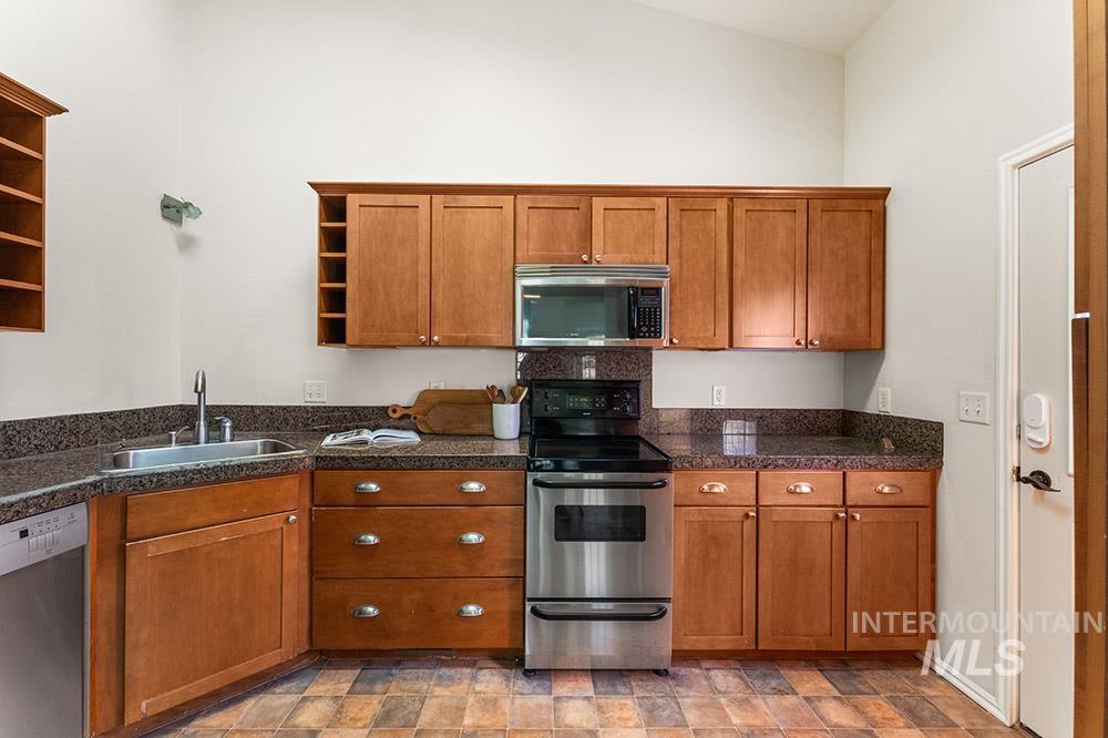1002 E Washington St Property Photo 26