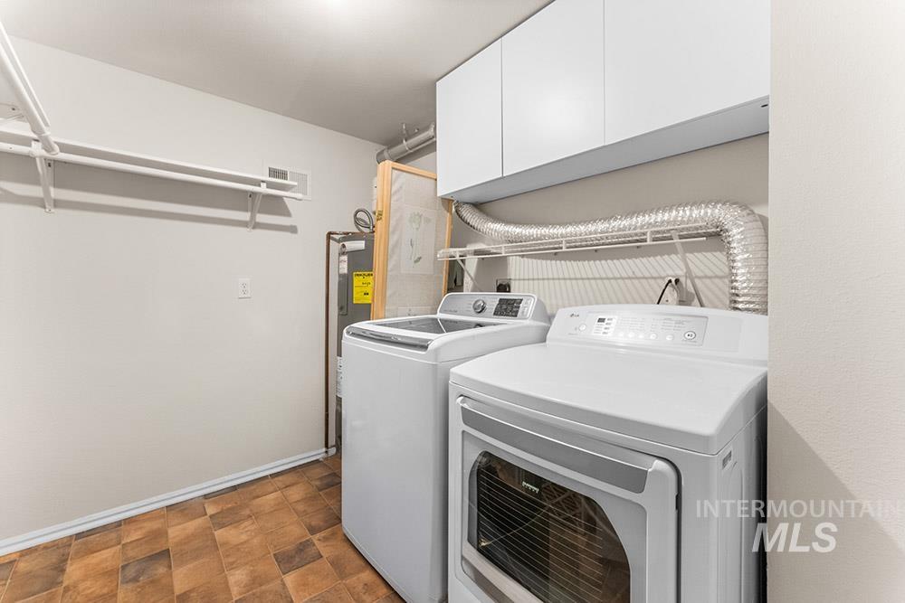 1002 E Washington St Property Photo 30