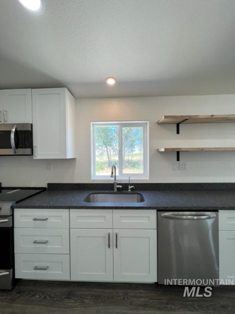 2940 1st Lane E Property Photo 7