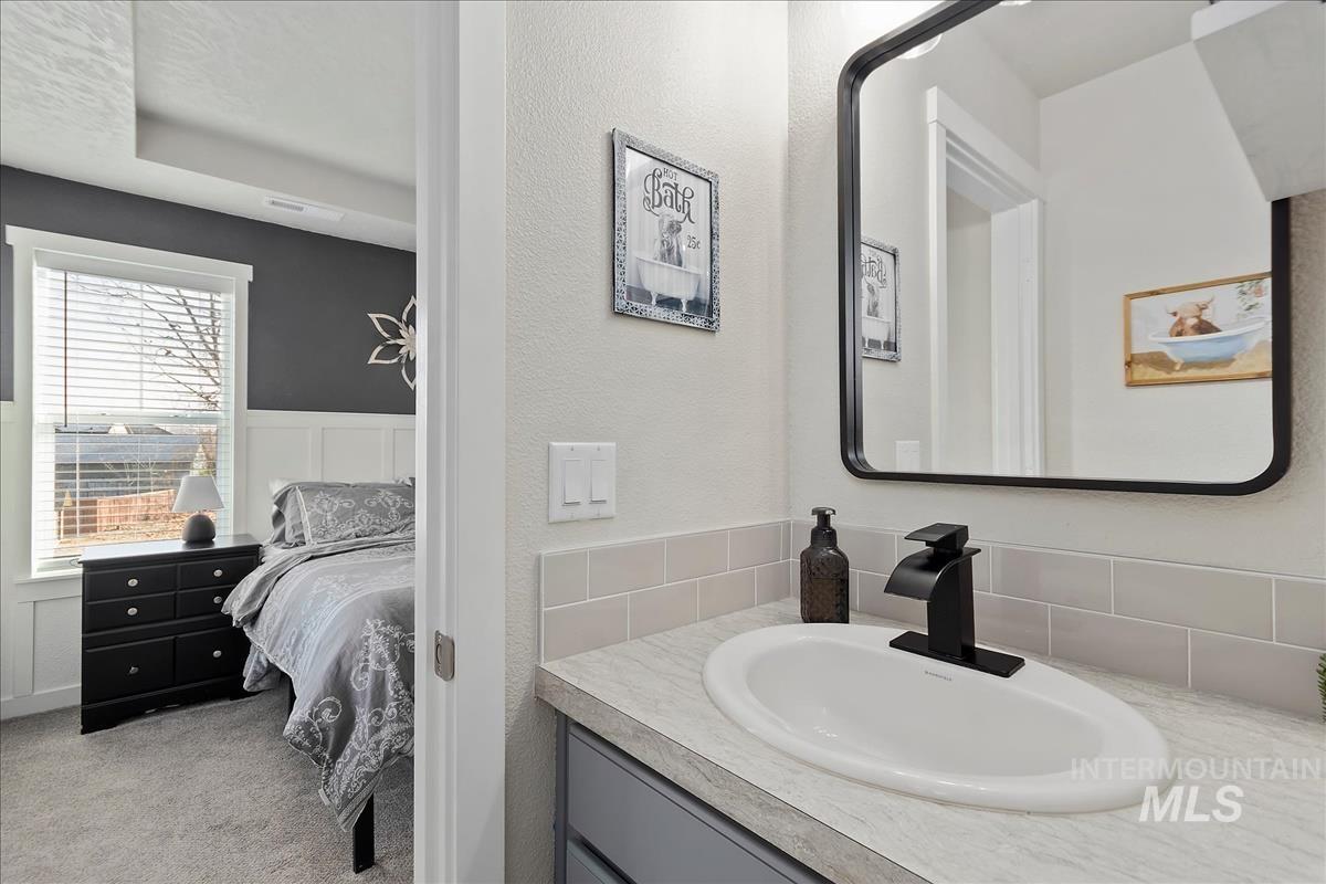 5938 S Jessenia Ln Property Photo 18