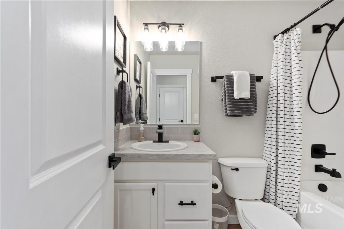 5938 S Jessenia Ln Property Photo 22