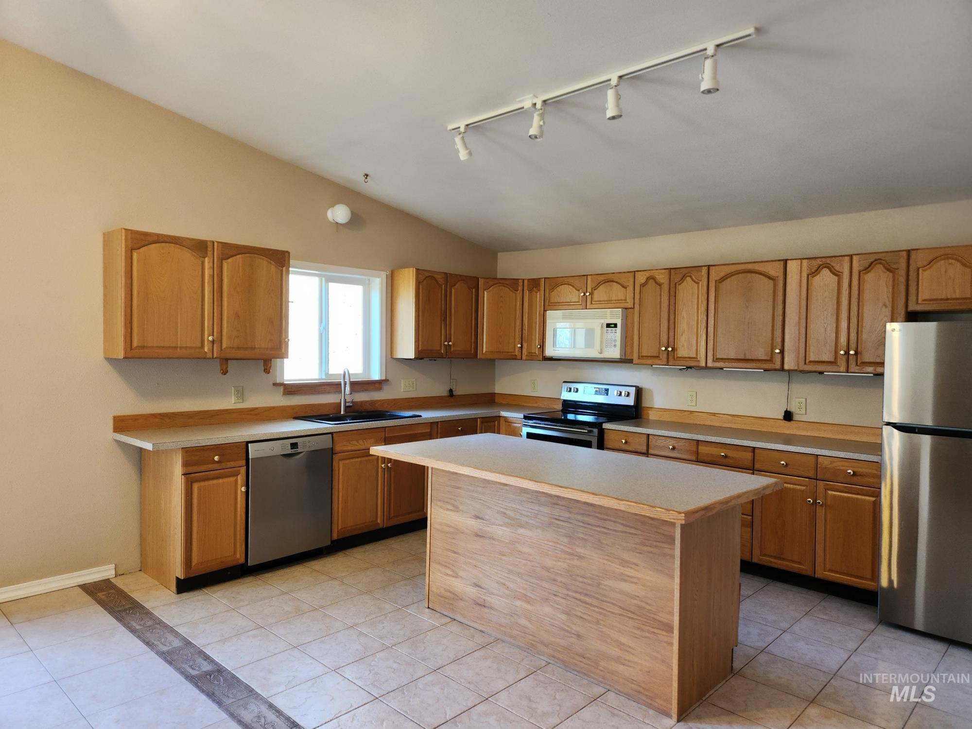 117 View Road Property Photo 17