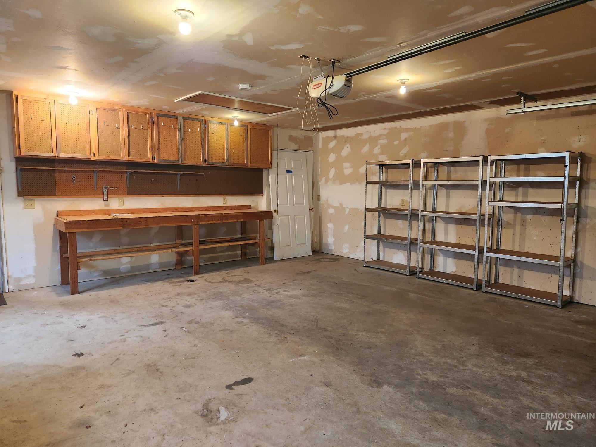 117 View Road Property Photo 33