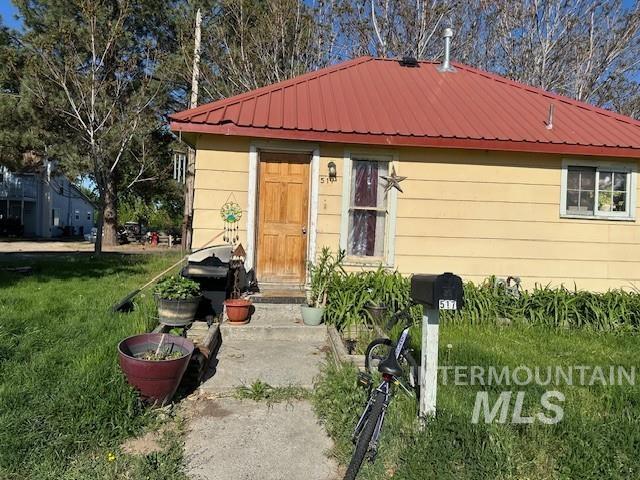 517 2nd Street Property Photo 1