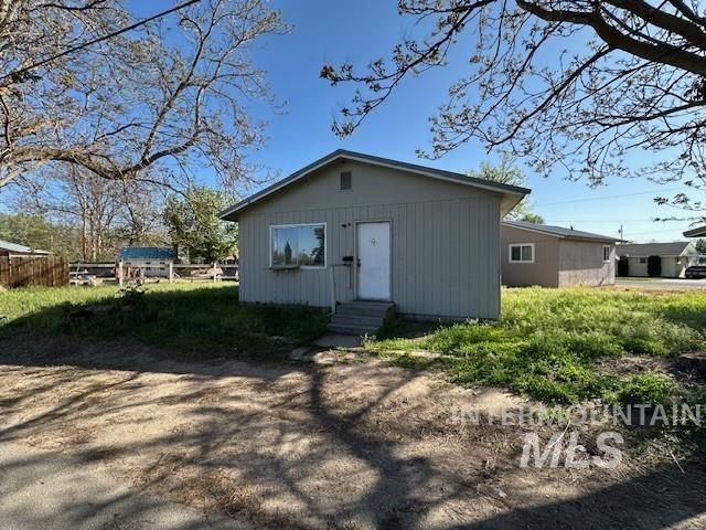 517 2nd Street Property Photo 3