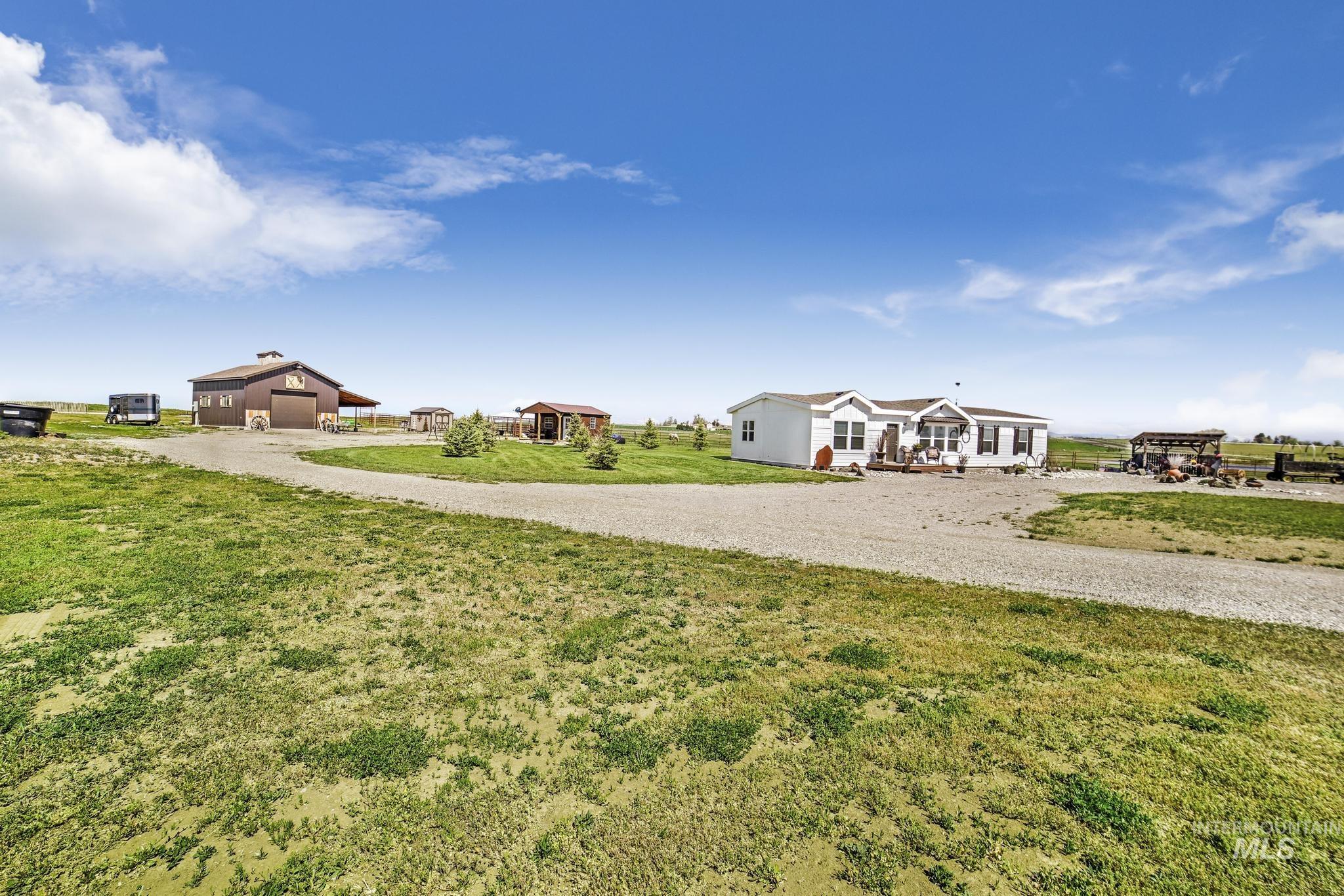 1146 E Cowboy Lane Property Photo