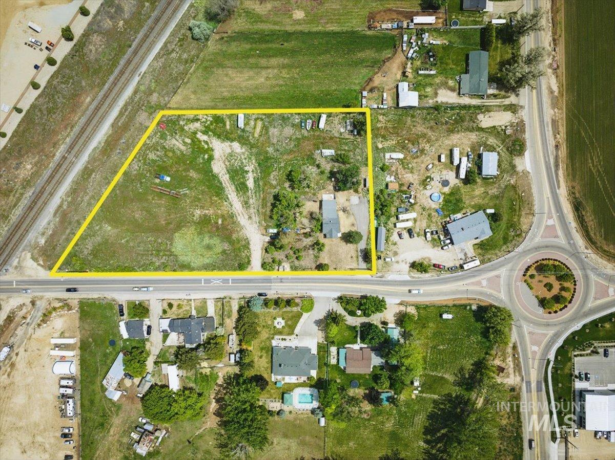 2124 S Happy Valley Road Property Photo 2