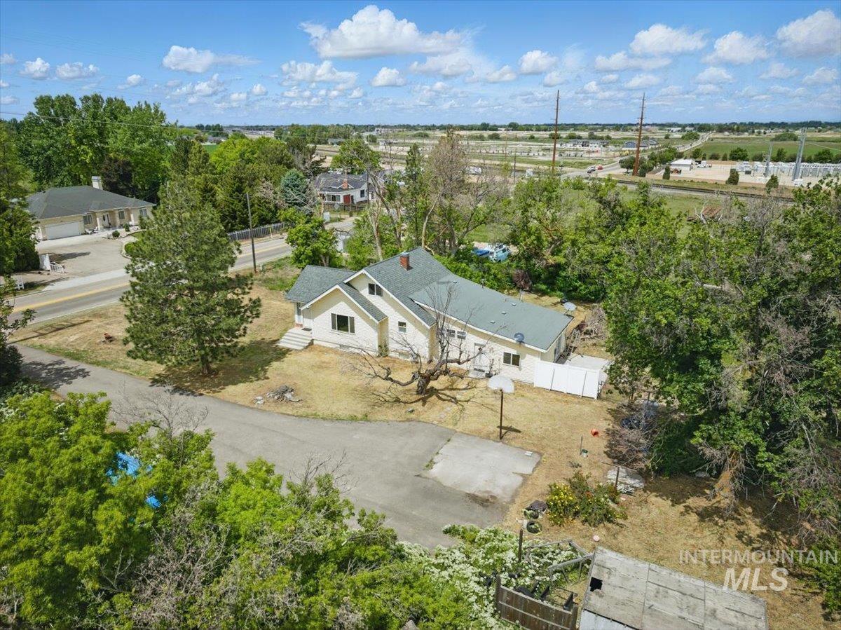 2124 S Happy Valley Road Property Photo 2