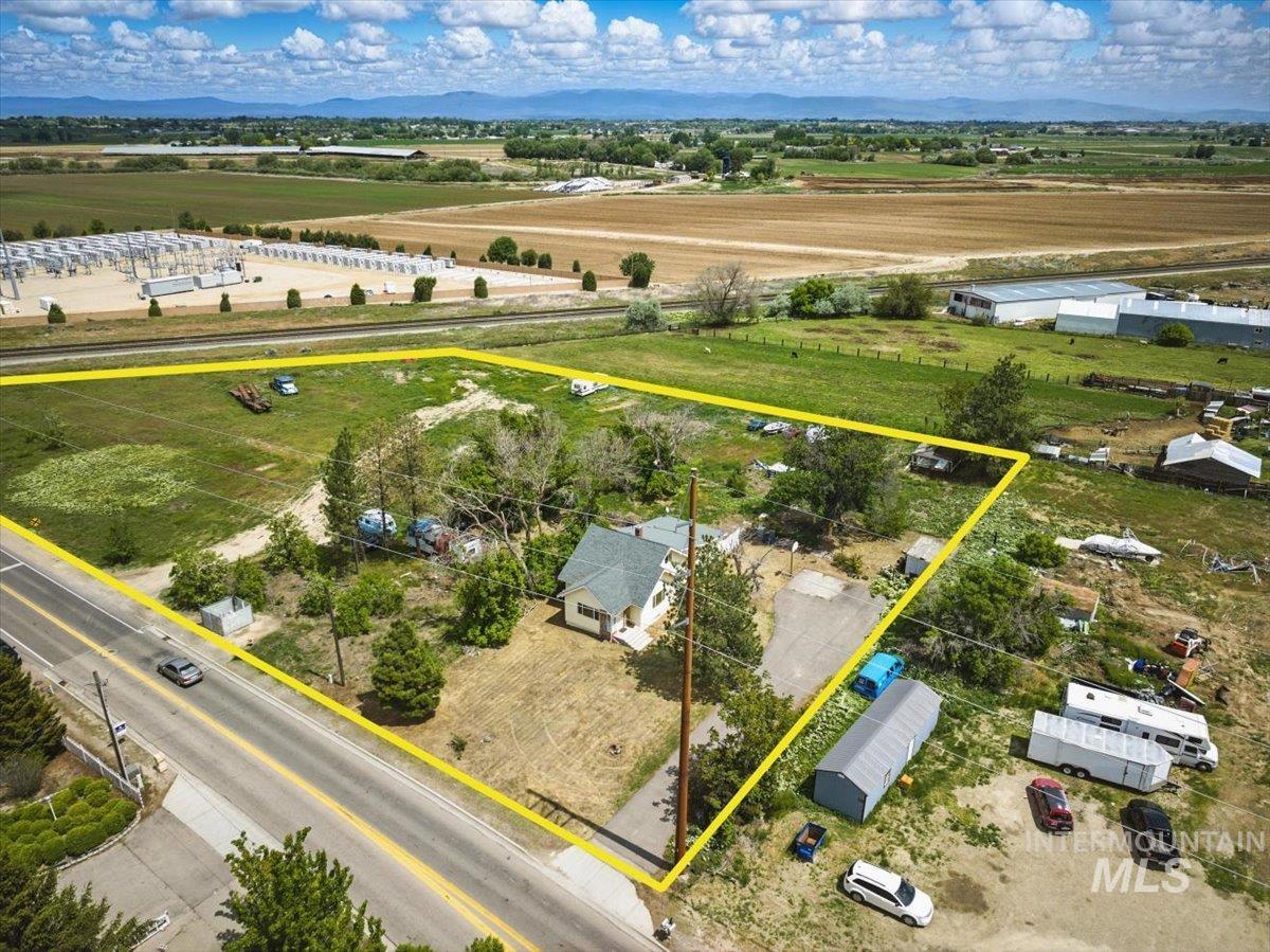 2124 S Happy Valley Road Property Photo 3