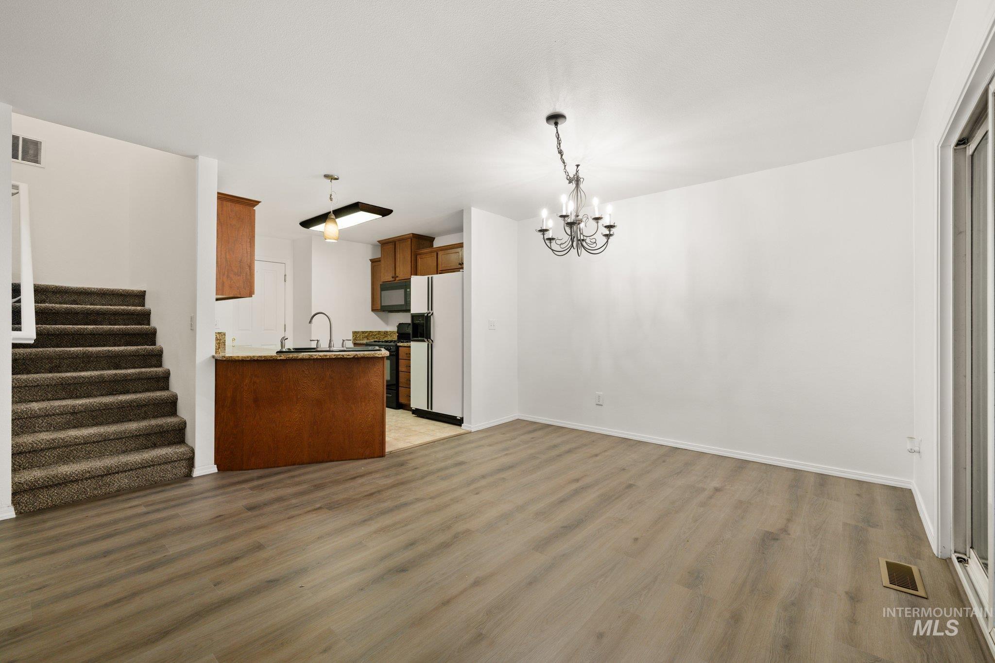 5609 S Caper Pl Property Photo 6