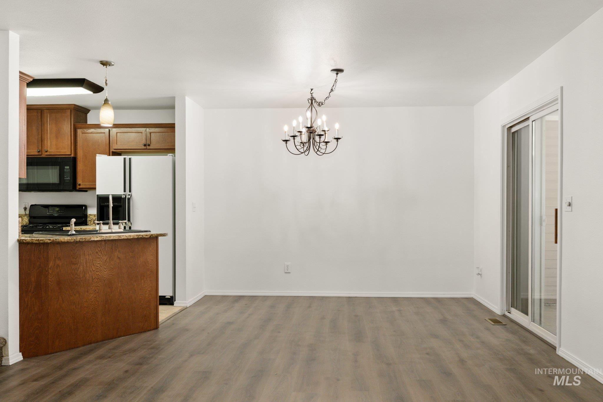 5609 S Caper Pl Property Photo 7