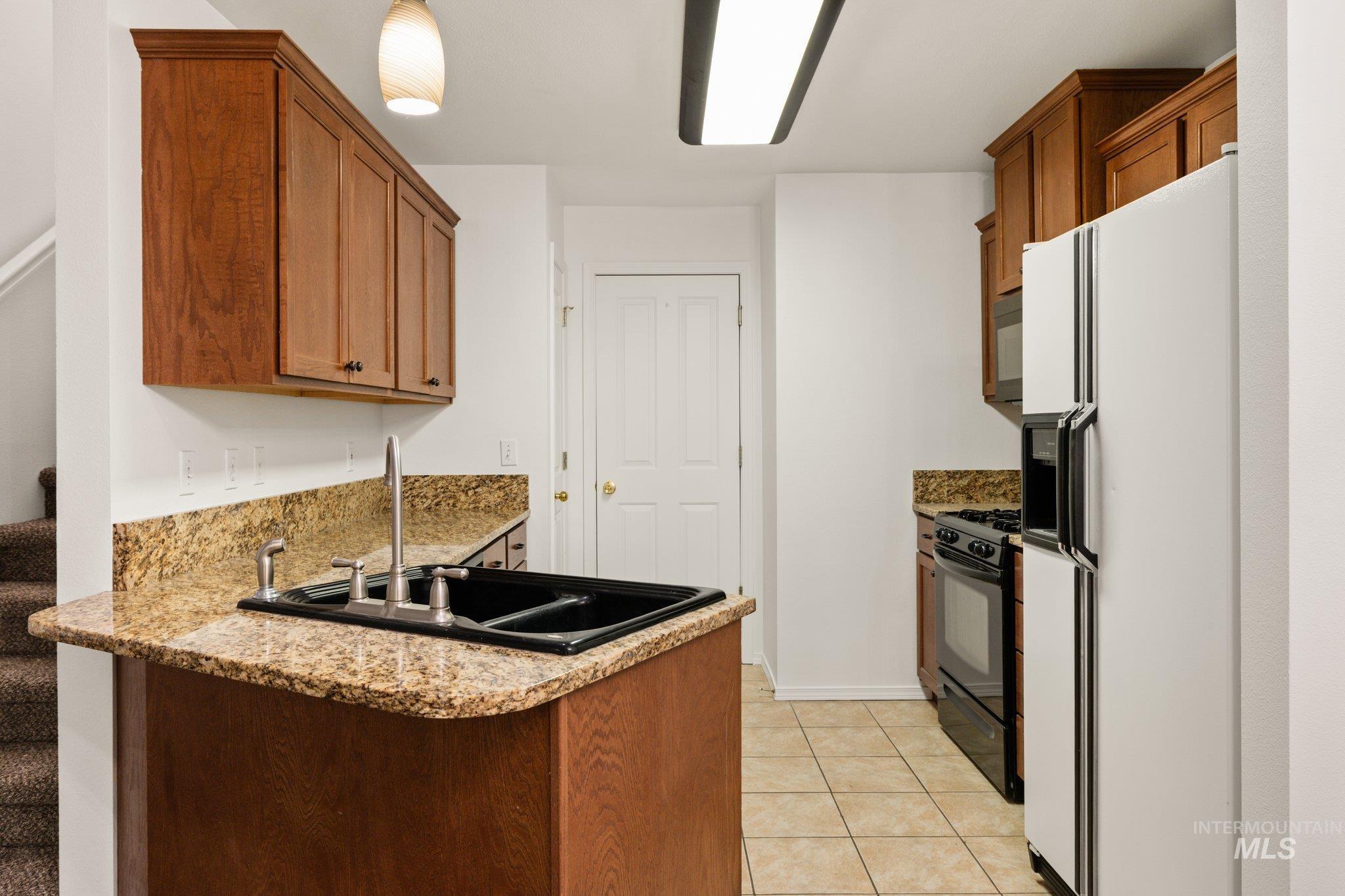 5609 S Caper Pl Property Photo 9