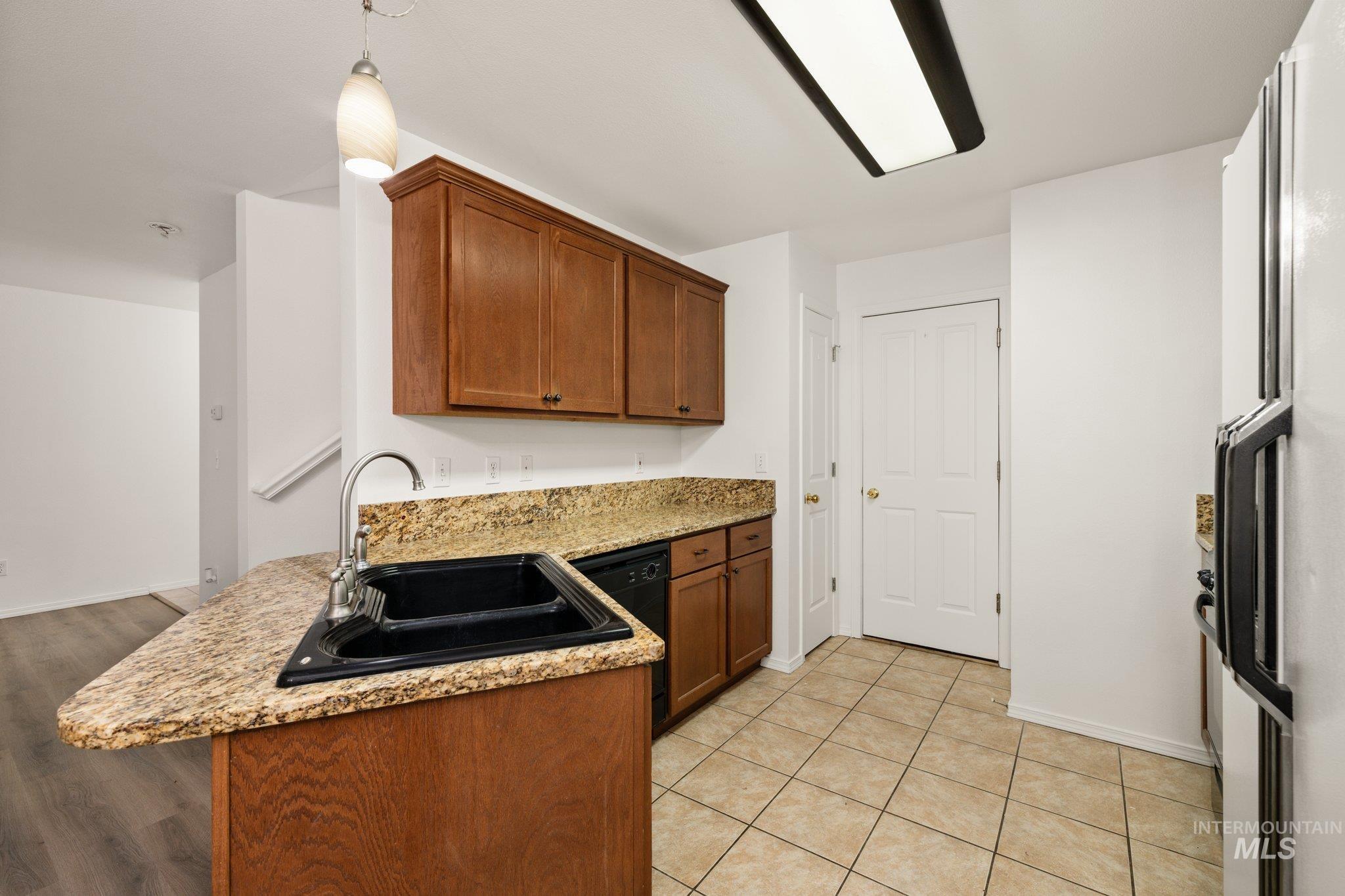 5609 S Caper Pl Property Photo 10