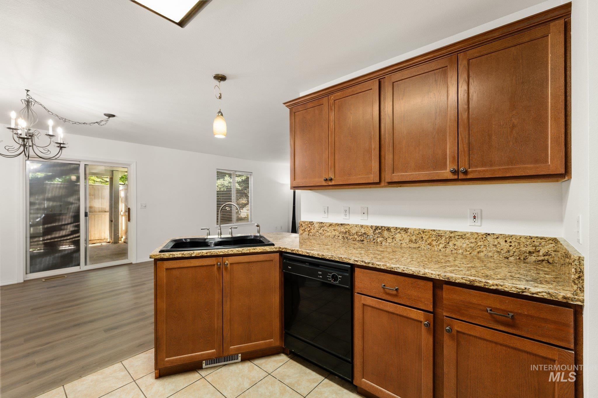 5609 S Caper Pl Property Photo 11
