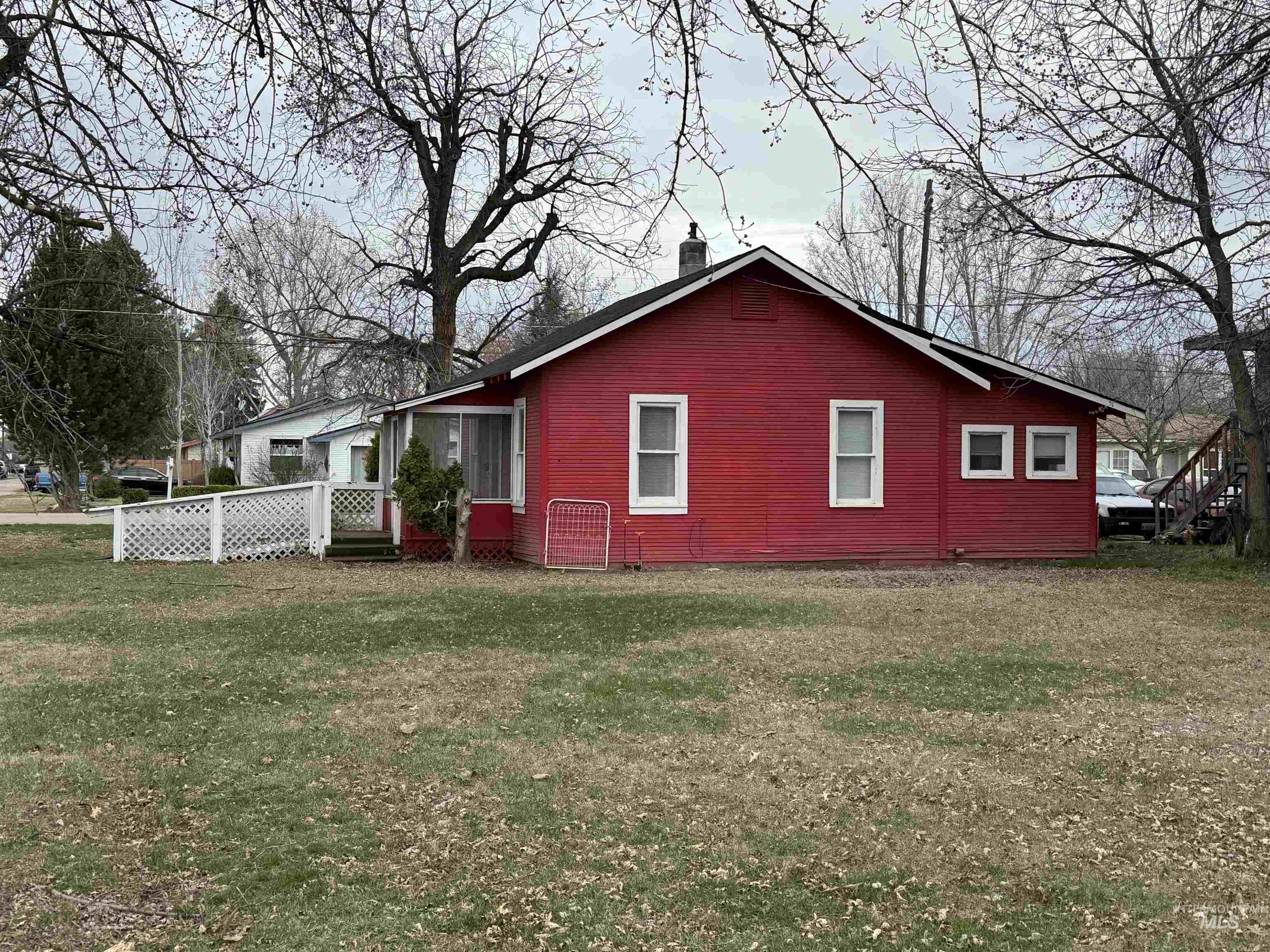 10940 W 1st St Property Photo 22