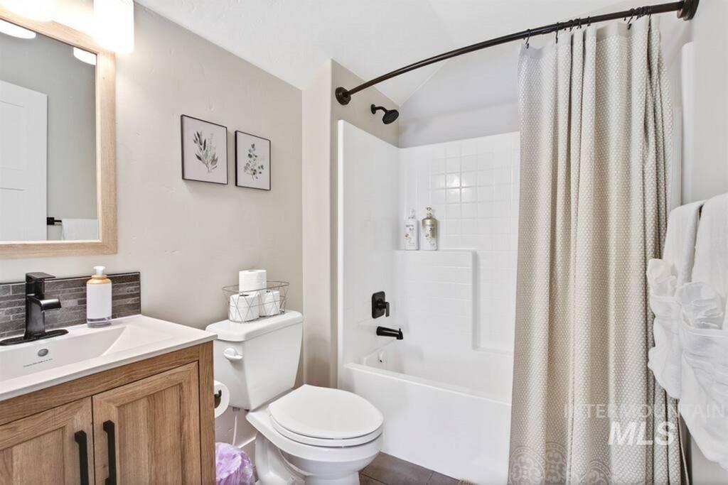 14 Spring Water Court Property Photo 22