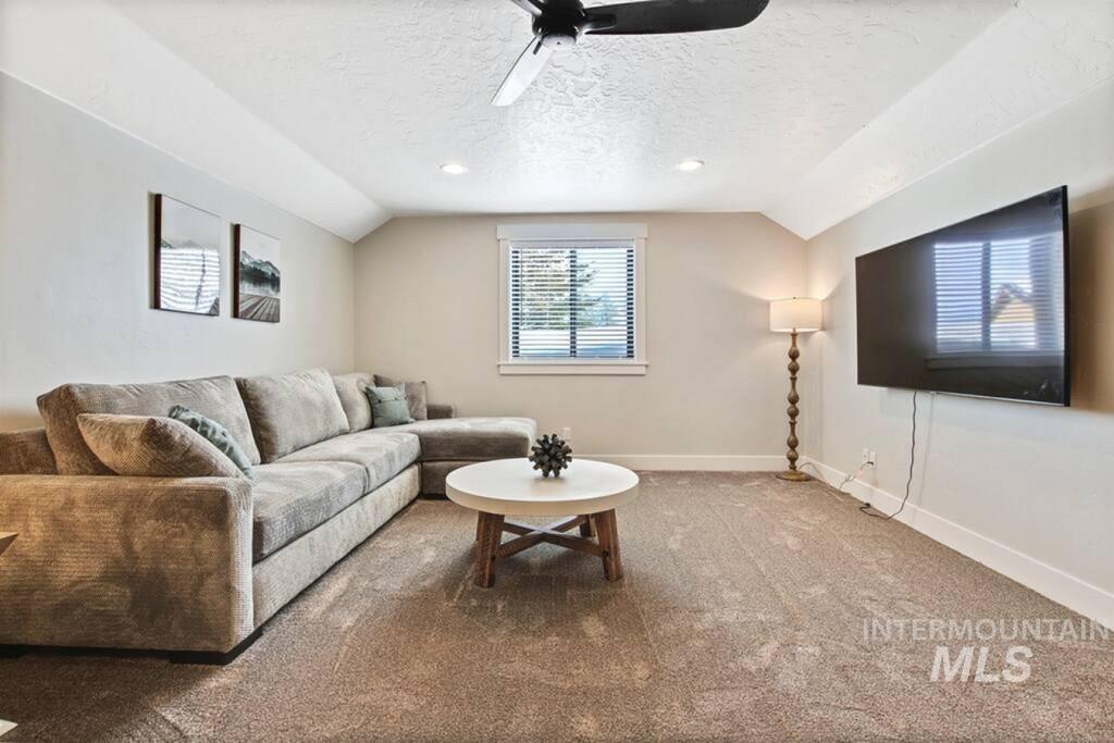 14 Spring Water Court Property Photo 30
