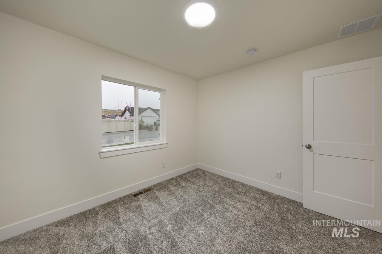 1540 Castle Way Property Photo 7
