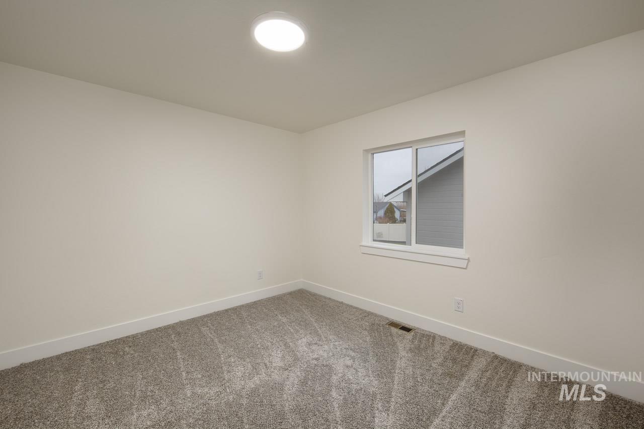 1540 Castle Way Property Photo 8