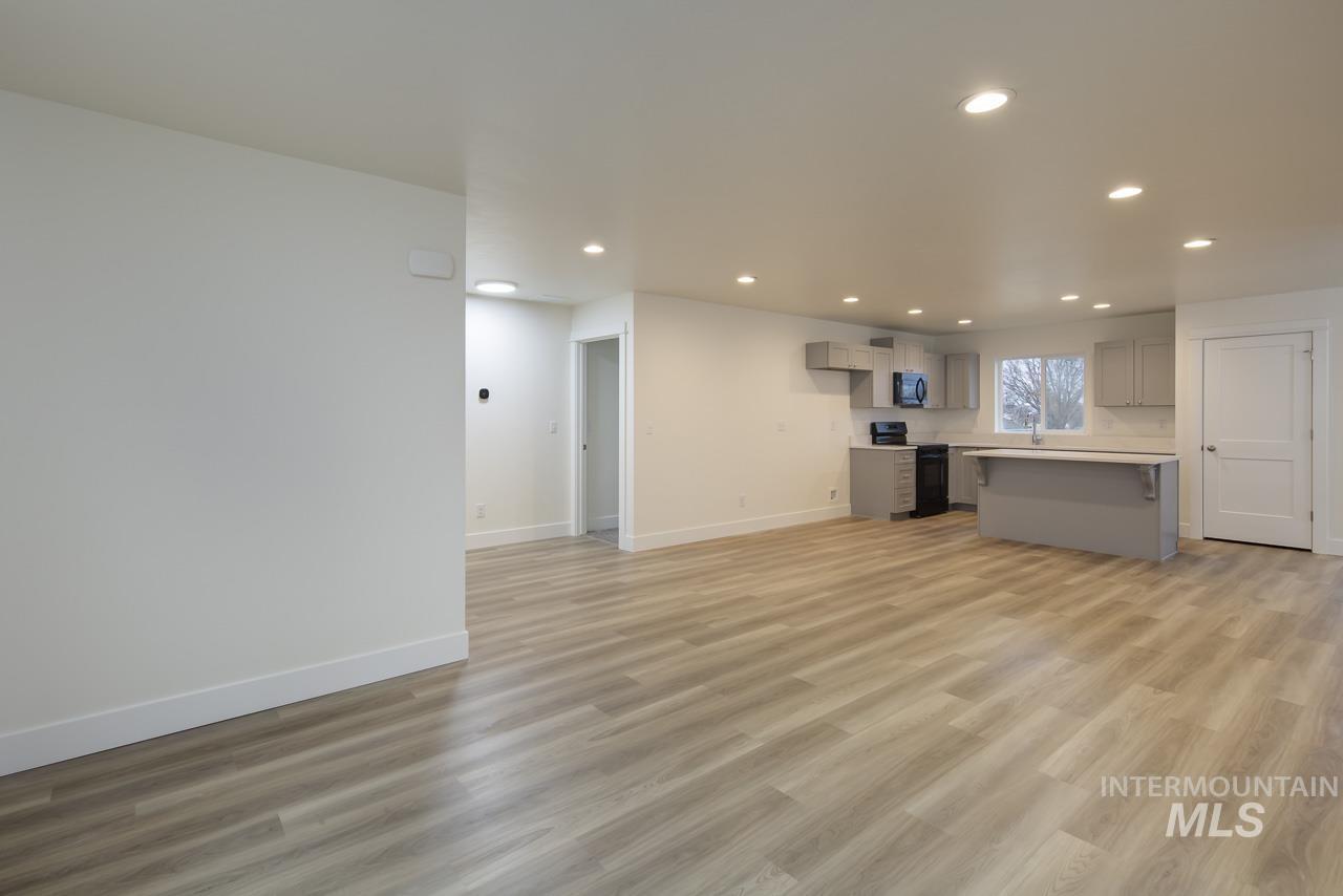 1540 Castle Way Property Photo 11