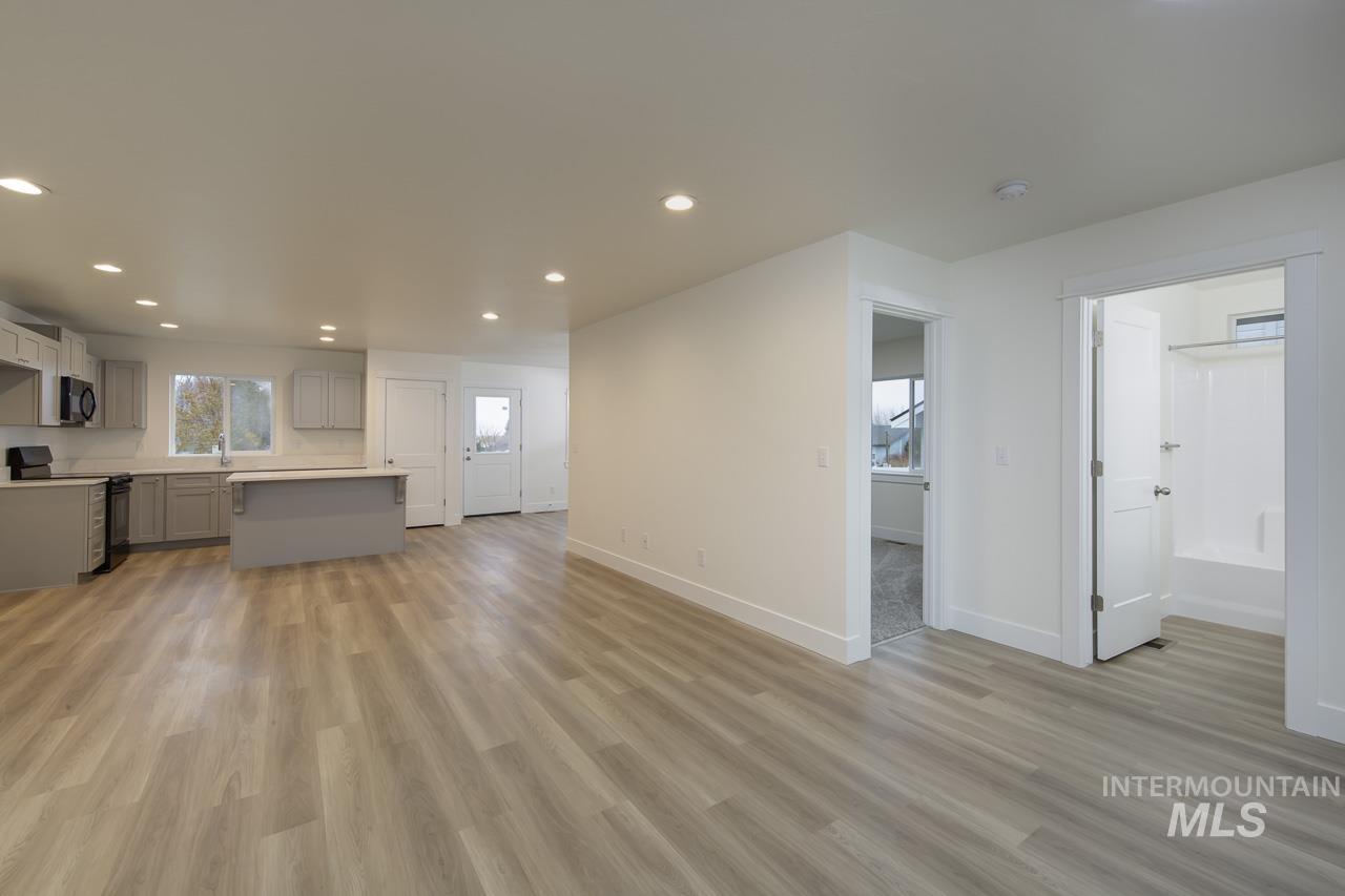 1540 Castle Way Property Photo 12