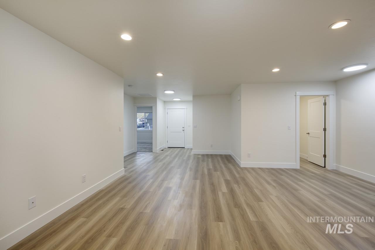 1540 Castle Way Property Photo 13