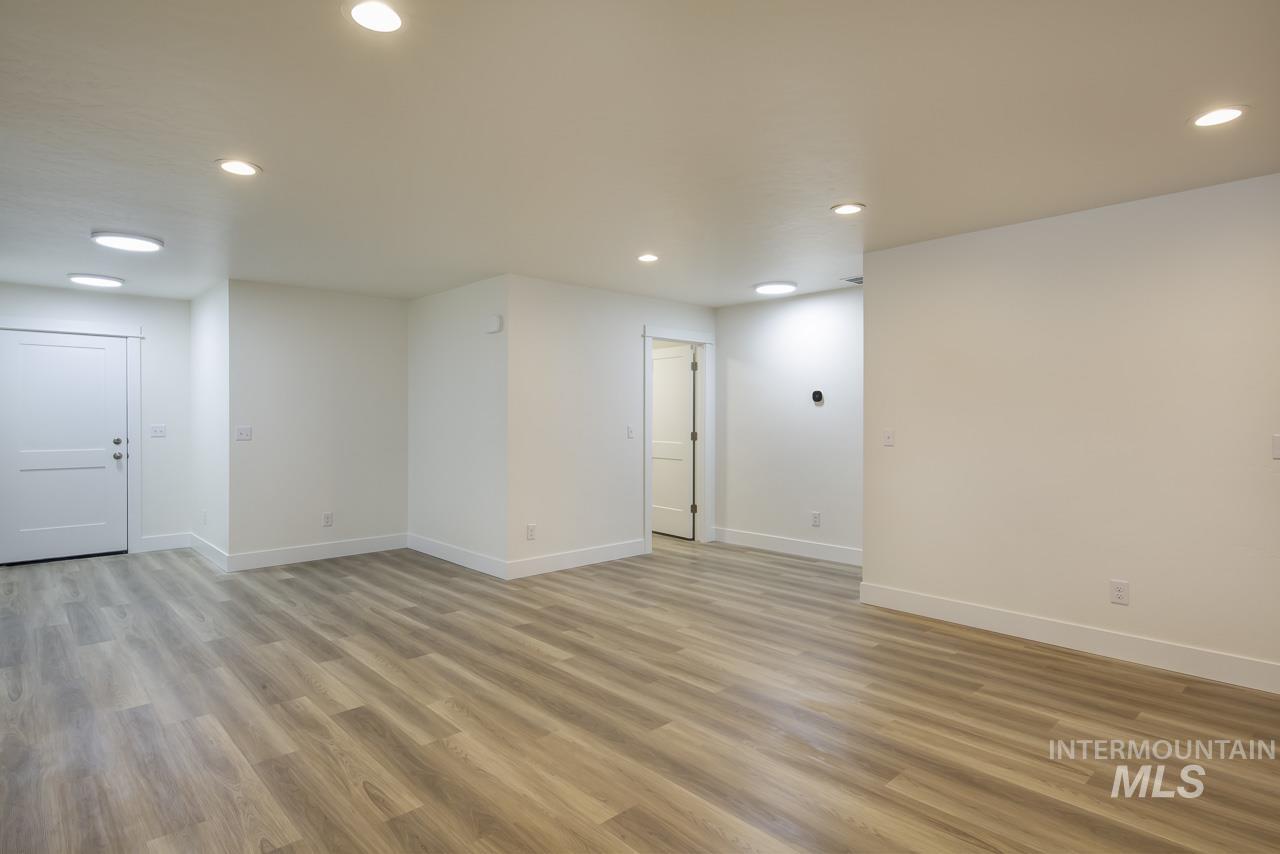 1540 Castle Way Property Photo 14