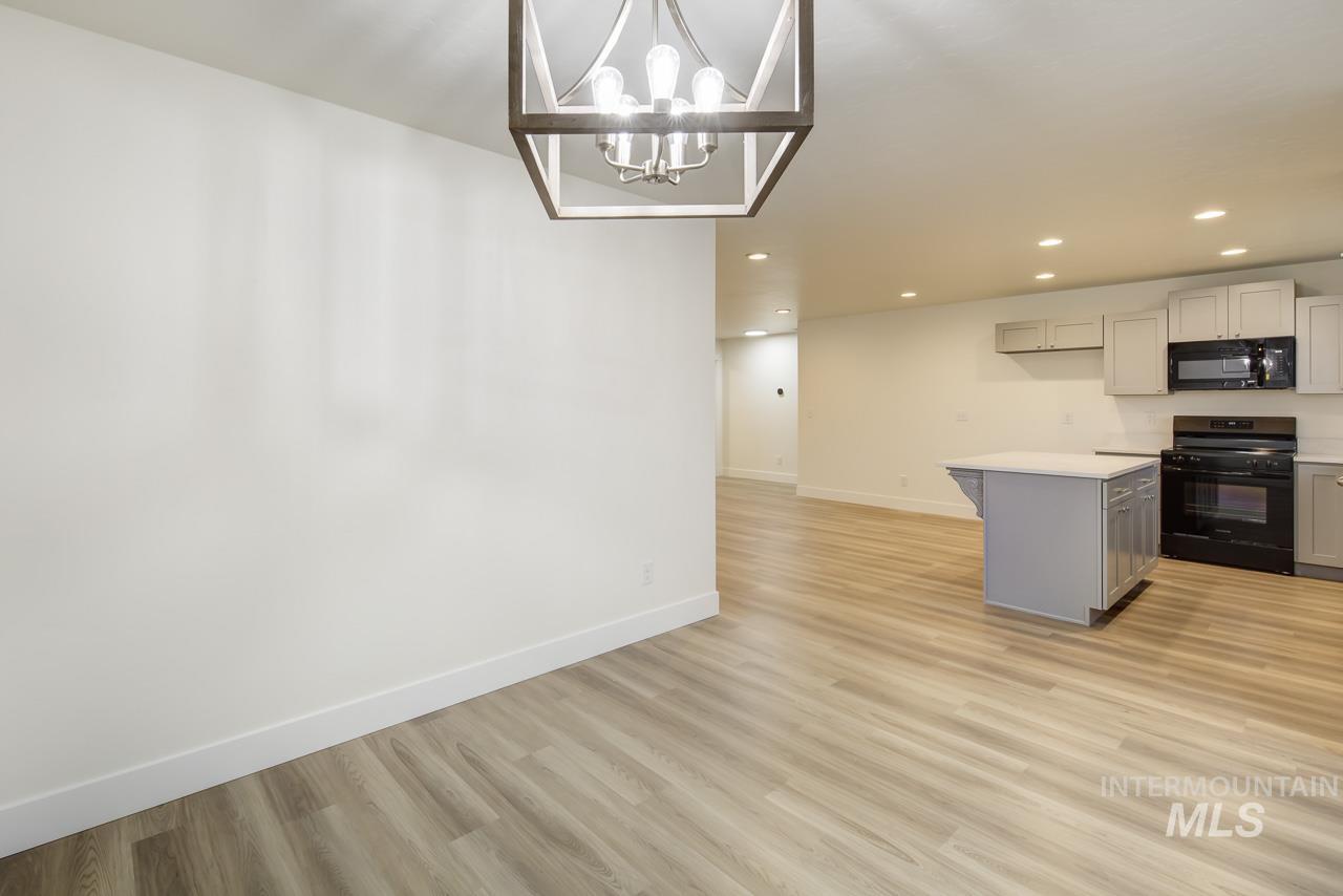 1540 Castle Way Property Photo 16