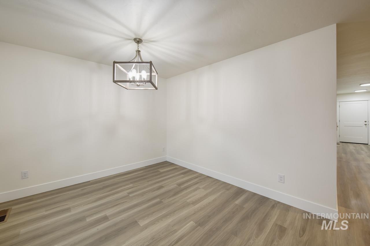 1540 Castle Way Property Photo 17