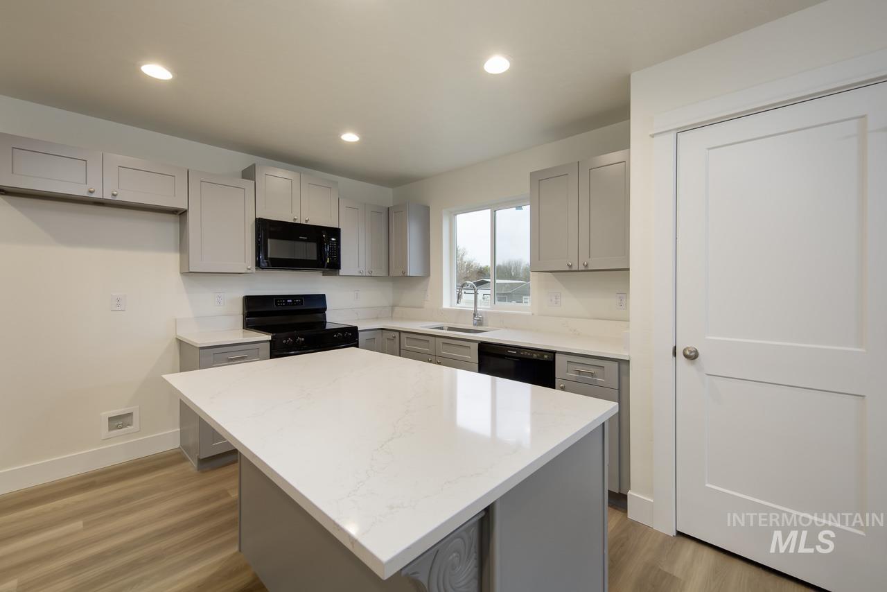 1540 Castle Way Property Photo 18