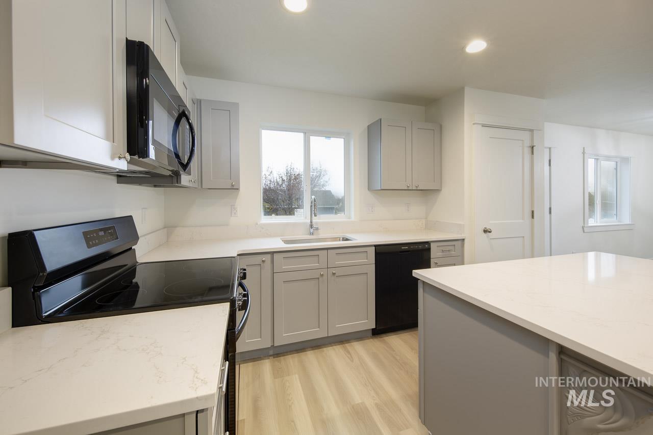 1540 Castle Way Property Photo 19