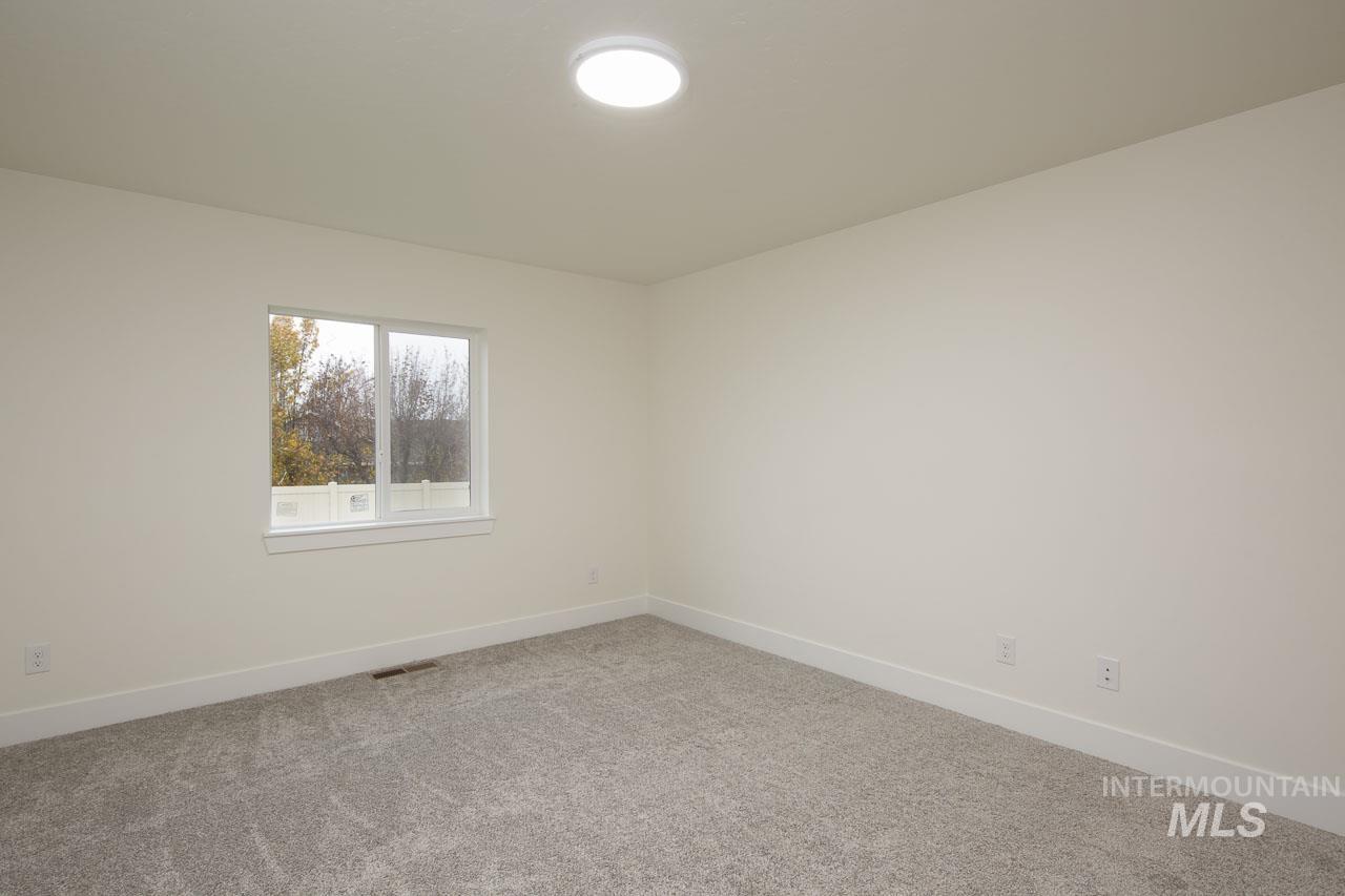 1540 Castle Way Property Photo 23