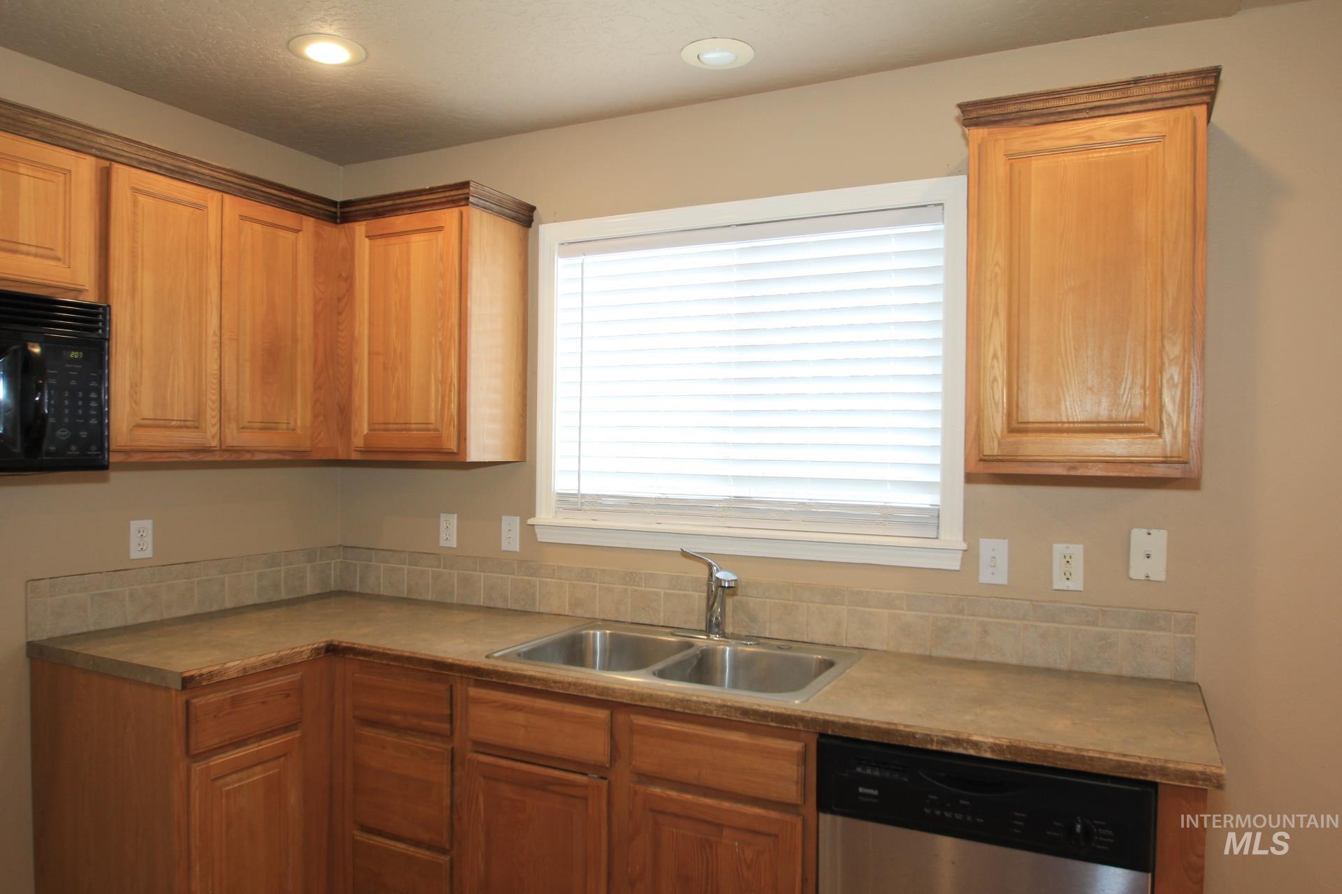 2111 Feltham Peak Property Photo 13
