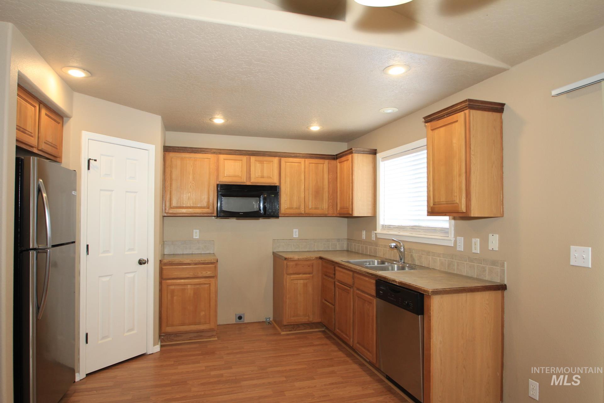 2111 Feltham Peak Property Photo 14