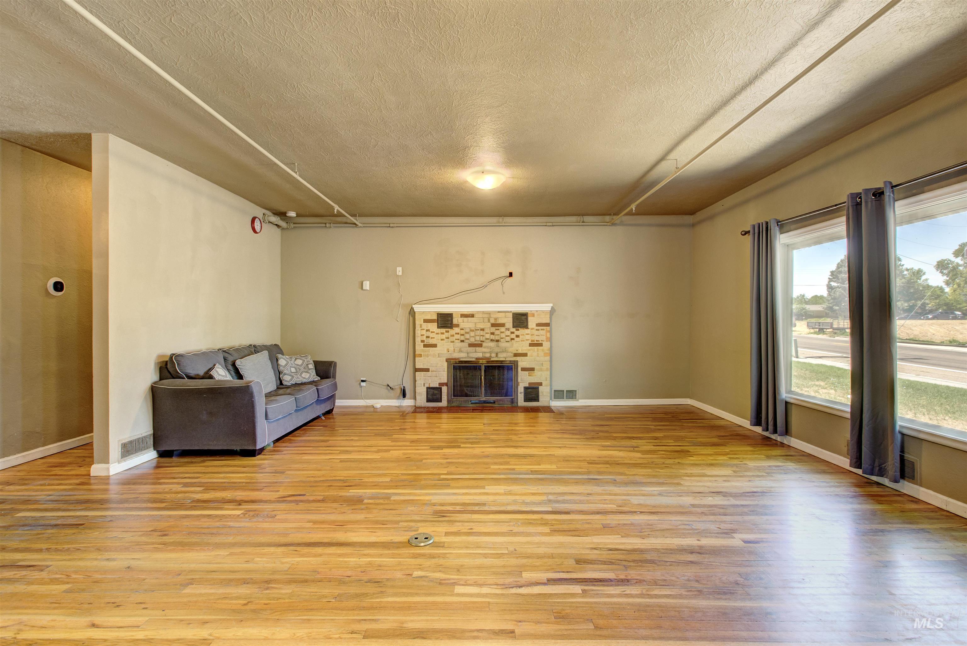 710 E Linden St. Property Photo 17