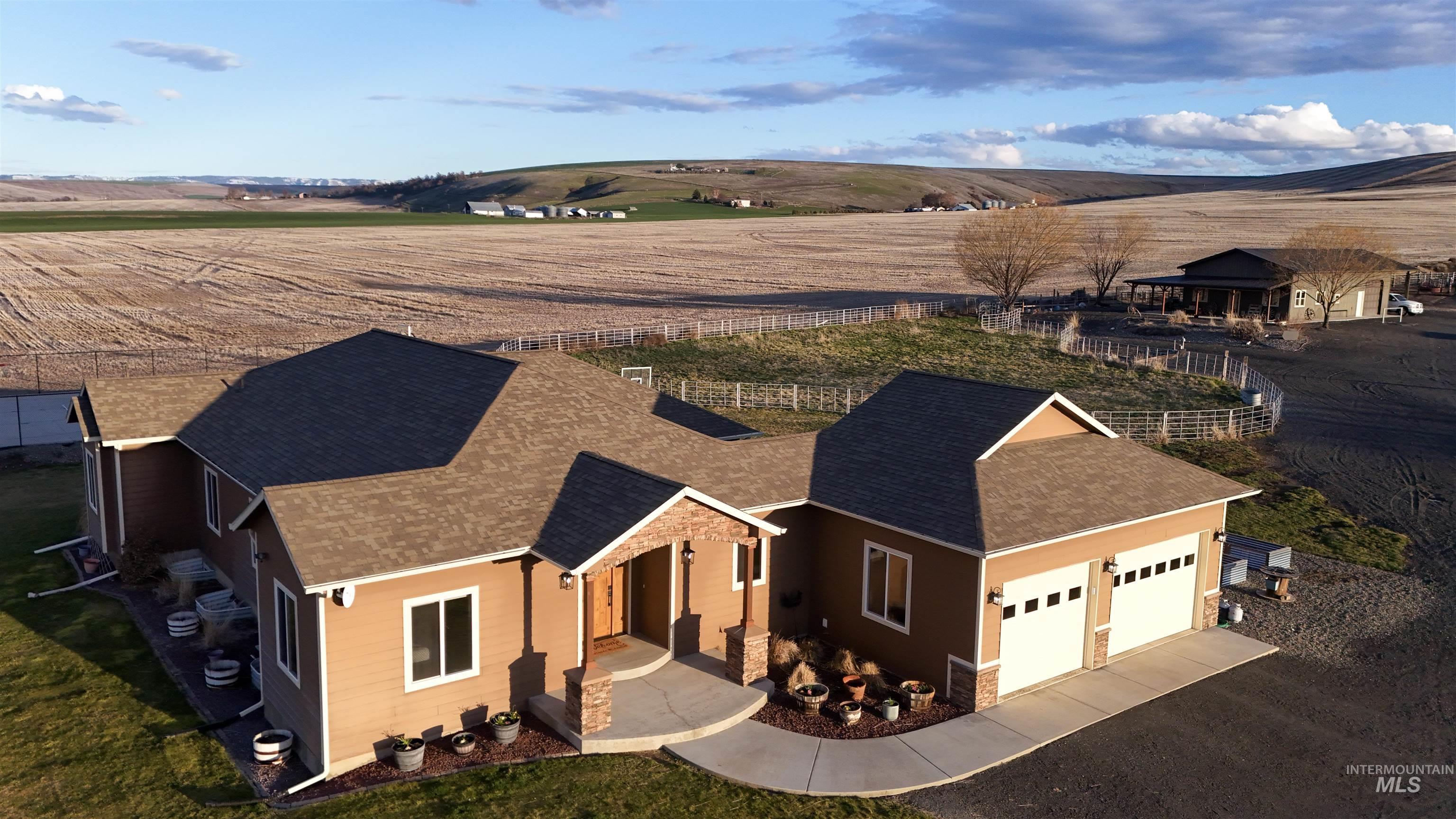 15714 Rodeo Lane Property Photo 3