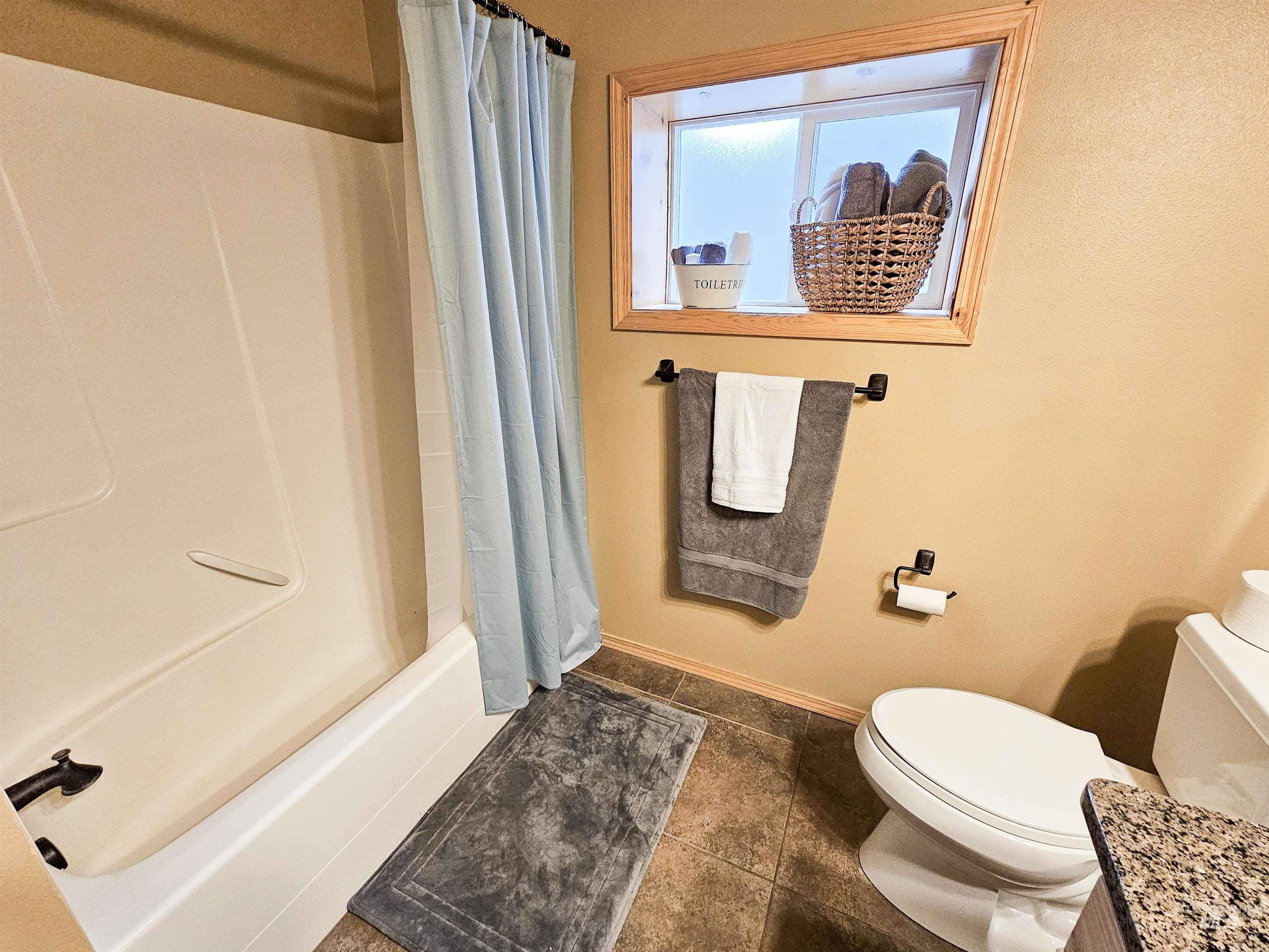 15714 Rodeo Lane Property Photo 36