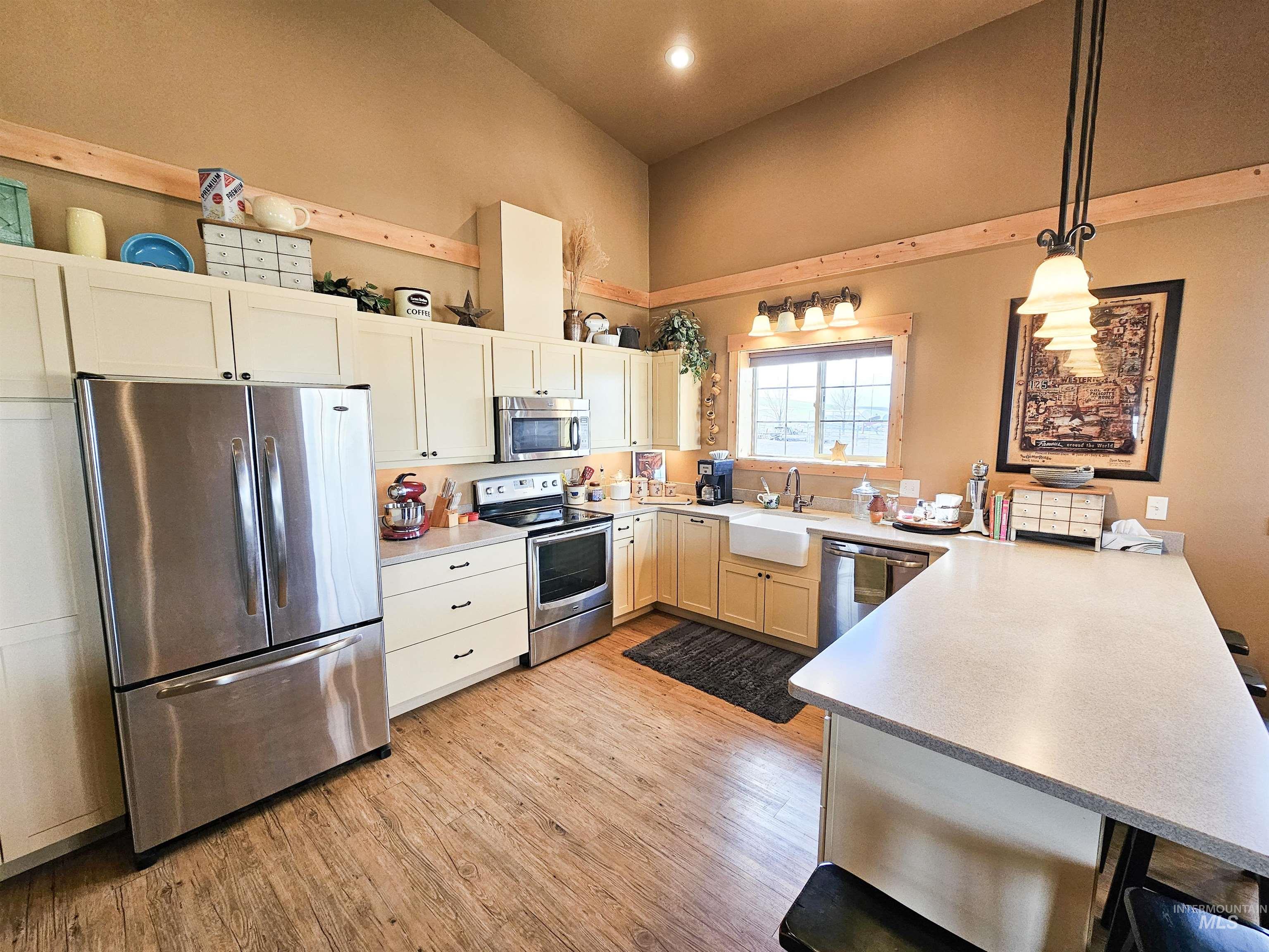 15714 Rodeo Lane Property Photo 46