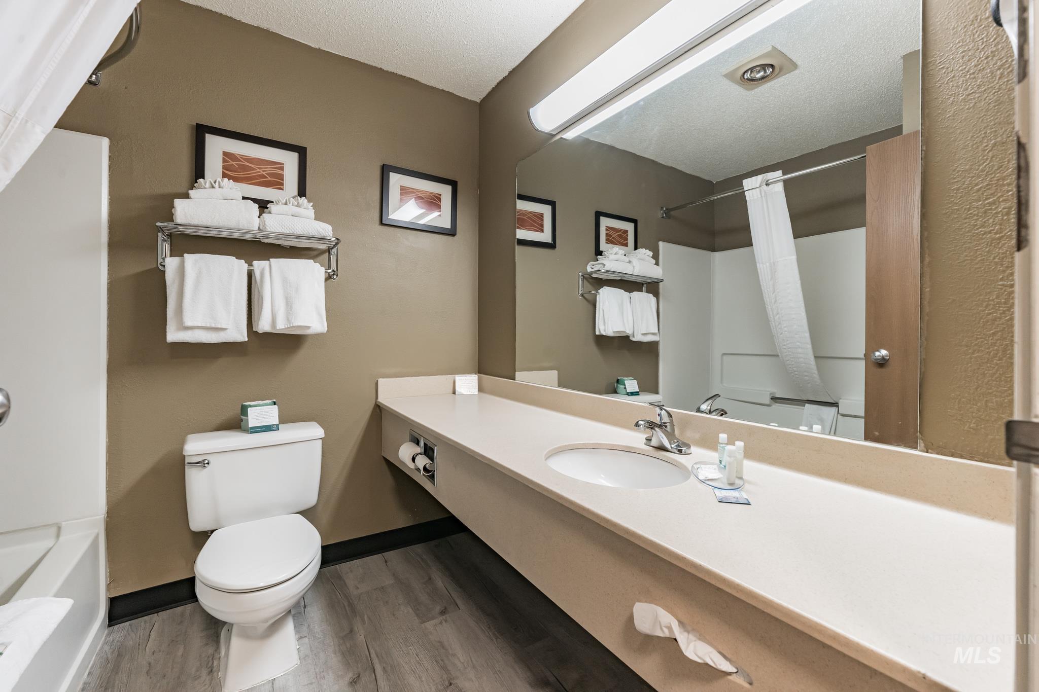 98935669 Property Photo 4