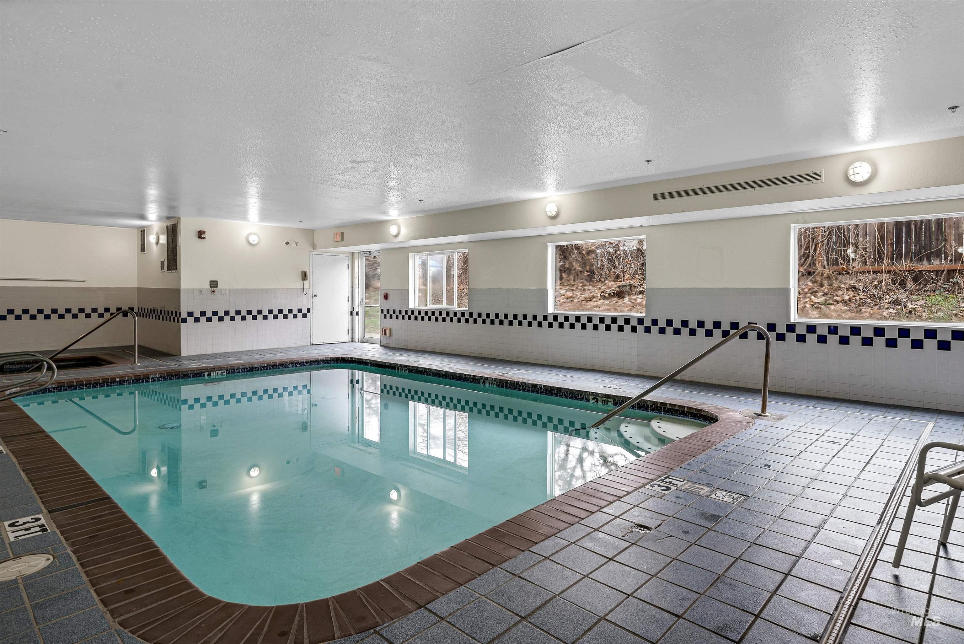98935669 Property Photo 36
