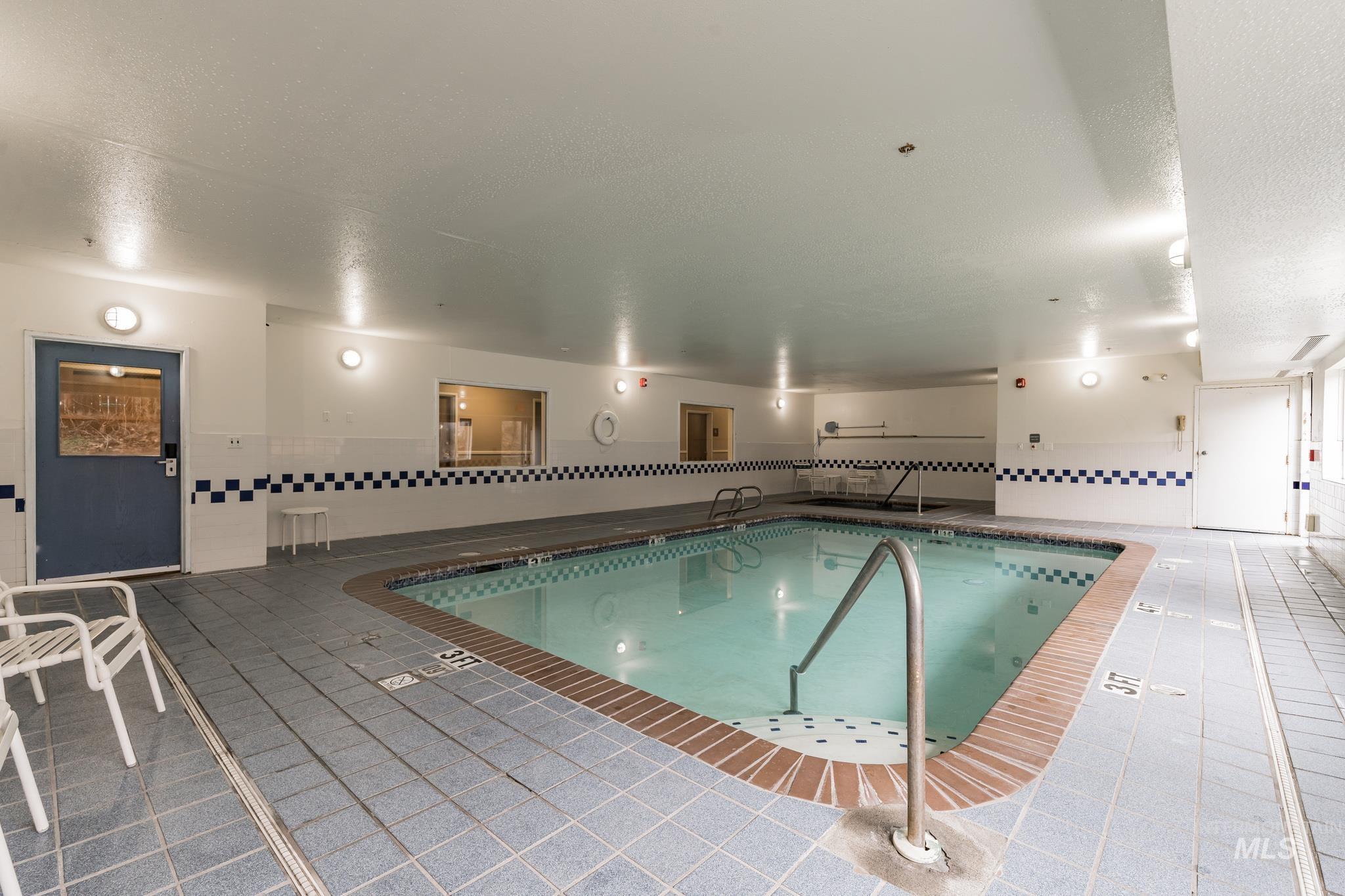 98935669 Property Photo 37