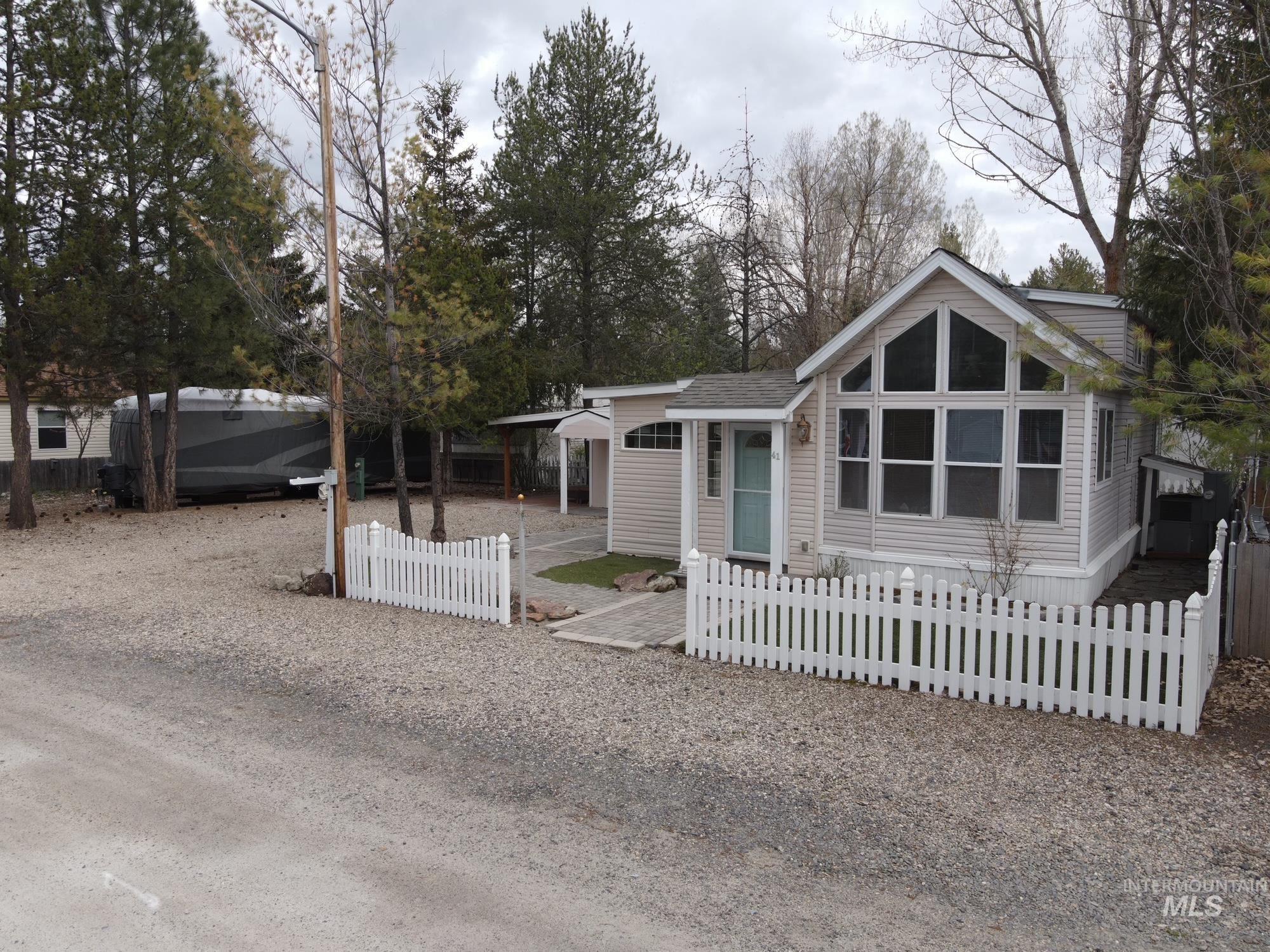514 Sawyer St Property Photo 3
