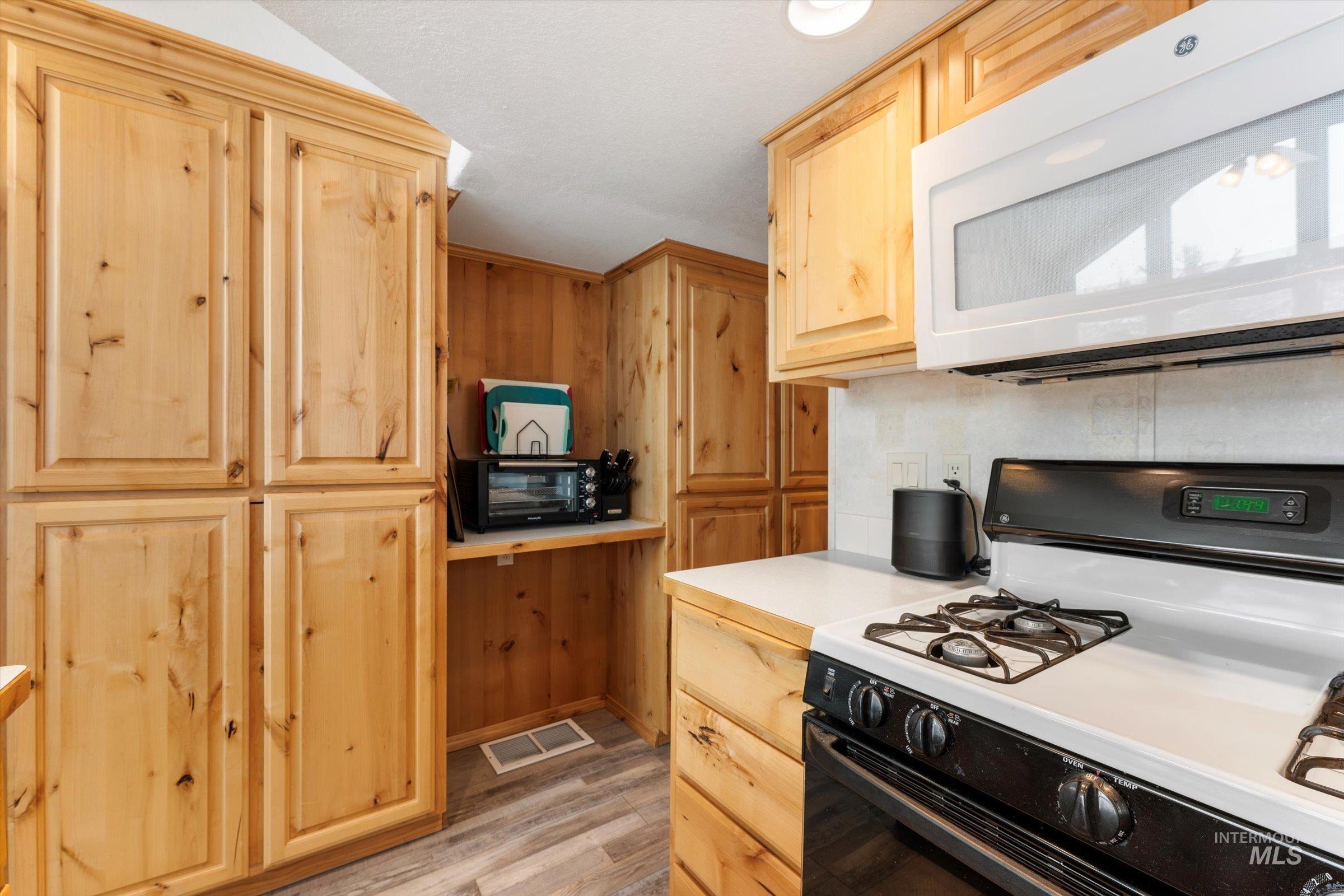 514 Sawyer St Property Photo 19