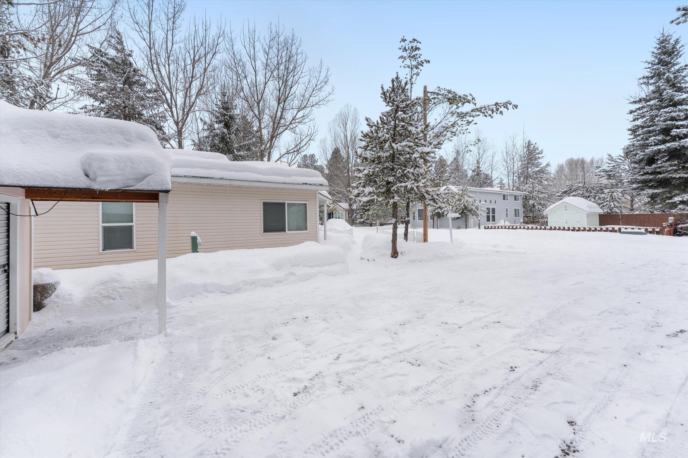 514 Sawyer St Property Photo 37