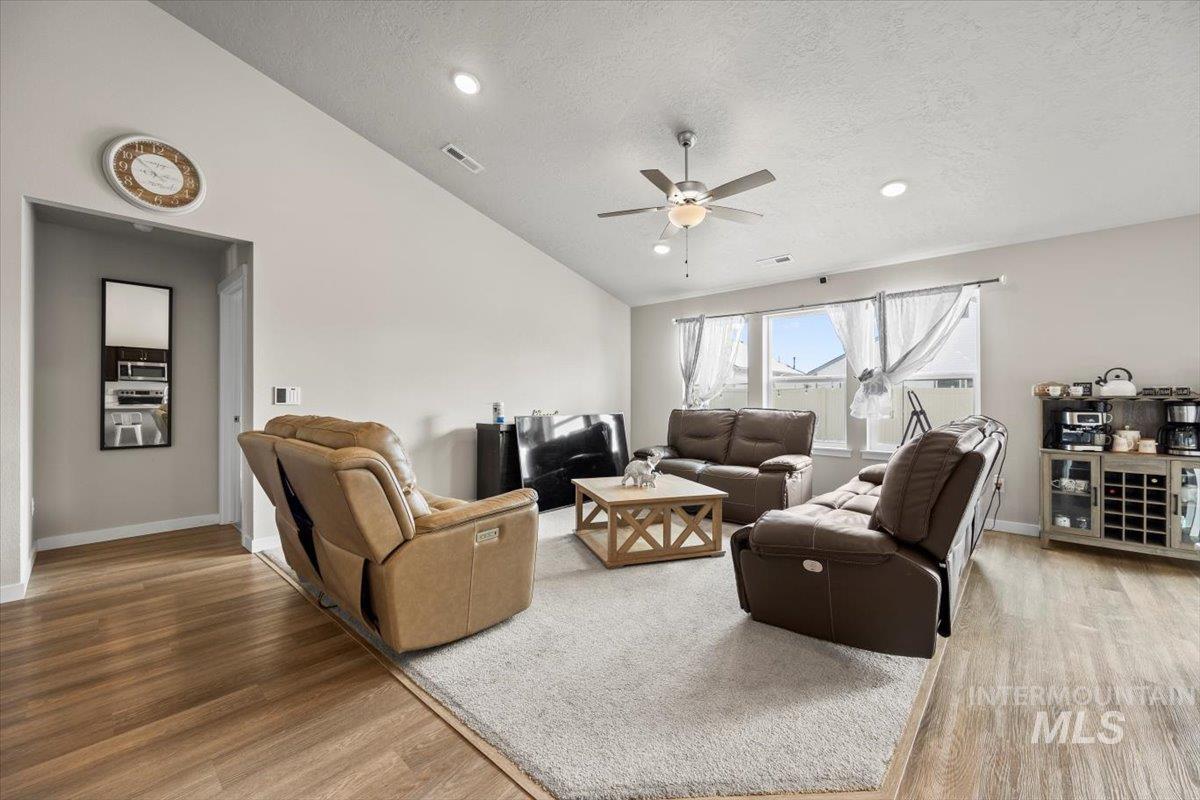 12451 Varga St Property Photo 14